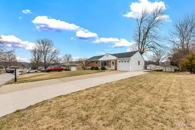 8815 Glen Rose Drive, Saint Louis, MO 63126 - Photo 3