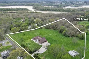 10349 Bauer Rd, Saint Louis, MO 63128 - Photo 3
