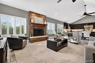 10349 Bauer Rd, Saint Louis, MO 63128 - Photo 13