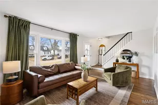 621 Meadowridge Ln, Kirkwood, MO 63122 - Photo 3