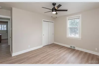 4048 Buckley Road, Mehlville, MO 63125 - Photo 17