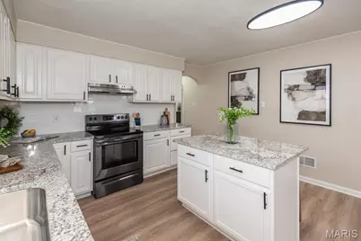 4048 Buckley Road, Mehlville, MO 63125 - Photo 7