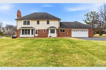 94 Meadowbrook Country Club Estate, Ballwin, MO 63011 - Photo 21