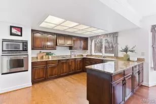 94 Meadowbrook Country Club Estate, Ballwin, MO 63011 - Photo 9