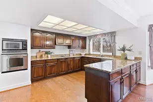 94 Meadowbrook Country Club Estate, Ballwin, MO 63011 - Photo 9