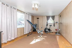 8408 Hawkesbury Dr, Saint Louis, MO 63121 - Photo 31
