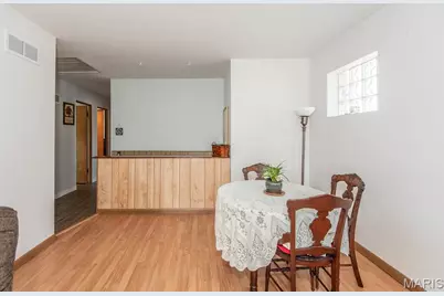 8408 Hawkesbury Drive, Saint Louis, MO 63121 - Photo 9