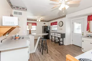 8408 Hawkesbury Dr, Saint Louis, MO 63121 - Photo 17