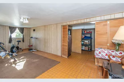 8408 Hawkesbury Drive, Saint Louis, MO 63121 - Photo 29