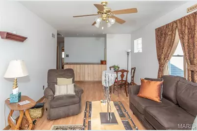 8408 Hawkesbury Drive, Saint Louis, MO 63121 - Photo 7