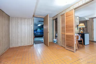 8408 Hawkesbury Drive, Saint Louis, MO 63121 - Photo 27