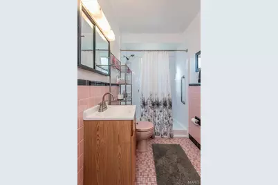 8408 Hawkesbury Drive, Saint Louis, MO 63121 - Photo 23