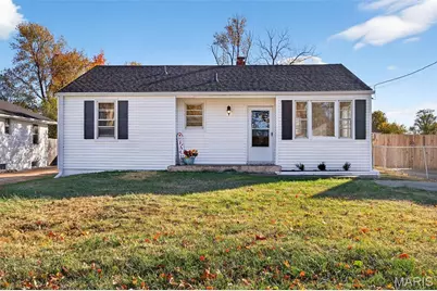 10592 Clarendon Avenue, Saint Louis, MO 63114 - Photo 1