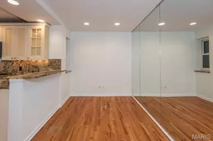 377 N Taylor Ave, Saint Louis, MO 63108 - Photo 9