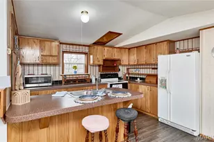 748 Walker Rd, Troy, MO 63379 - Photo 19