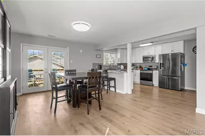 11811 7 Hills Drive, Florissant, MO 63033 - Photo 7