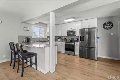 11811 7 Hills Drive, Florissant, MO 63033 - Photo 9