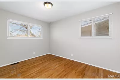 725 Pelican Lane, Florissant, MO 63031 - Photo 25