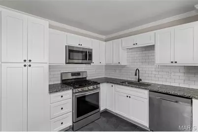 725 Pelican Lane, Florissant, MO 63031 - Photo 13