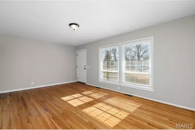 725 Pelican Lane, Florissant, MO 63031 - Photo 5
