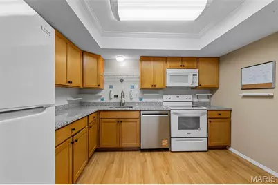 916 Claytonbrook Drive #1, Ballwin, MO 63011 - Photo 9