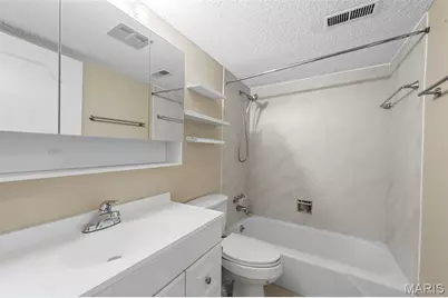 916 Claytonbrook Drive #1, Ballwin, MO 63011 - Photo 15