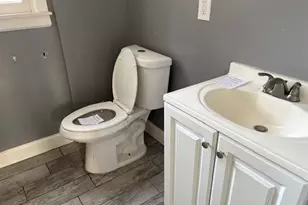 4723 N Hills Ln, Cool Valley, MO 63121 - Photo 7