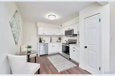 1239 Creve Coeur Crossing Lane #D, Chesterfield, MO 63017 - Photo 5