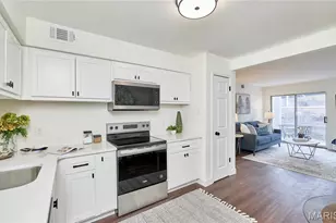 1239 Creve Coeur Crossing Ln, Chesterfield, MO 63017 - Photo 7