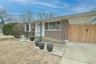 1782 Oliveto Ln, Hazelwood, MO 63042 - Photo 3