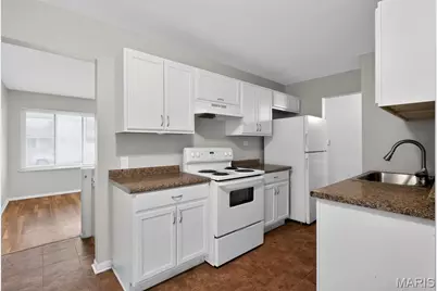 10139 Edgefield Drive, Saint Louis, MO 63136 - Photo 11