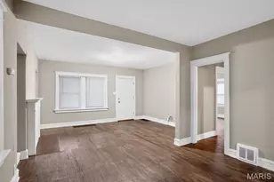 7611 Rosedale Dr, Saint Louis, MO 63121 - Photo 11