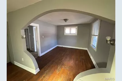 8343 Strathmore Place, Jennings, MO 63136 - Photo 9