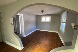 8343 Strathmore Pl, Jennings, MO 63136 - Photo 9