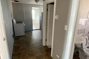 8343 Strathmore Pl, Jennings, MO 63136 - Photo 11