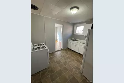 8343 Strathmore Place, Jennings, MO 63136 - Photo 13