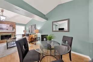 3135 Kingsley Dr, Saint Louis, MO 63033 - Photo 9