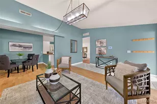 3135 Kingsley Dr, Saint Louis, MO 63033 - Photo 5