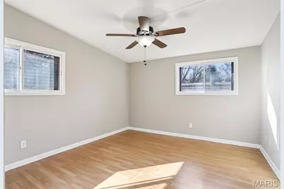 325 Holiday Hill Drive, Florissant, MO 63033 - Photo 11