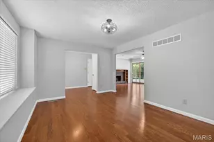 1421 Nancy Lee Dr, Saint Louis, MO 63146 - Photo 5