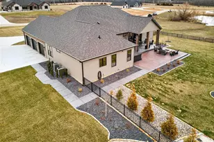 310 Lakeland Ct, Defiance, MO 63341 - Photo 7