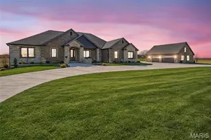 310 Lakeland Ct, Defiance, MO 63341 - Photo 3