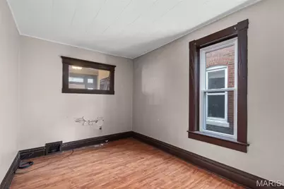 4925 Schollmeyer Avenue, Saint Louis, MO 63109 - Photo 15