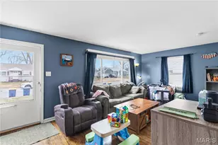 10812 St Francis Ln, Saint Louis, MO 63074 - Photo 3