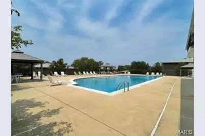 10395 Forest Brook Lane #E, Creve Coeur, MO 63146 - Photo 3