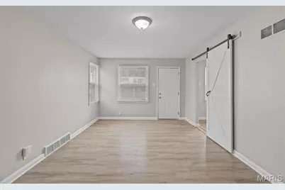 7431 Esterbrook Drive, Saint Louis, MO 63136 - Photo 9