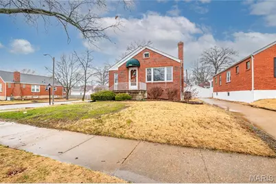 5689 Pernod Avenue, Saint Louis, MO 63139 - Photo 3
