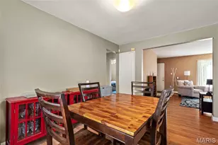1047 Raisher Dr, Saint Louis, MO 63130 - Photo 11