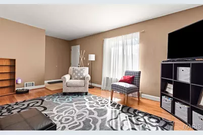 1047 Raisher Drive, Saint Louis, MO 63130 - Photo 9