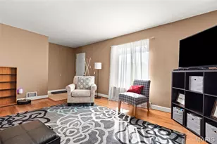 1047 Raisher Dr, Saint Louis, MO 63130 - Photo 9